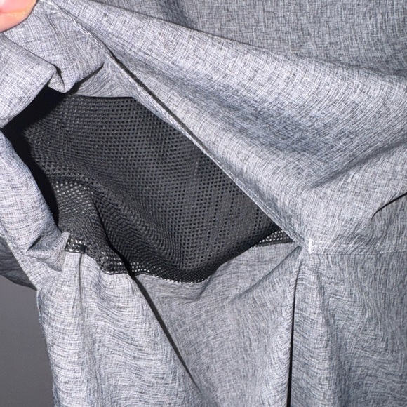 Roundtree & Yorke Charcoal Vented Button-Up Shirt - Picture 6 of 7